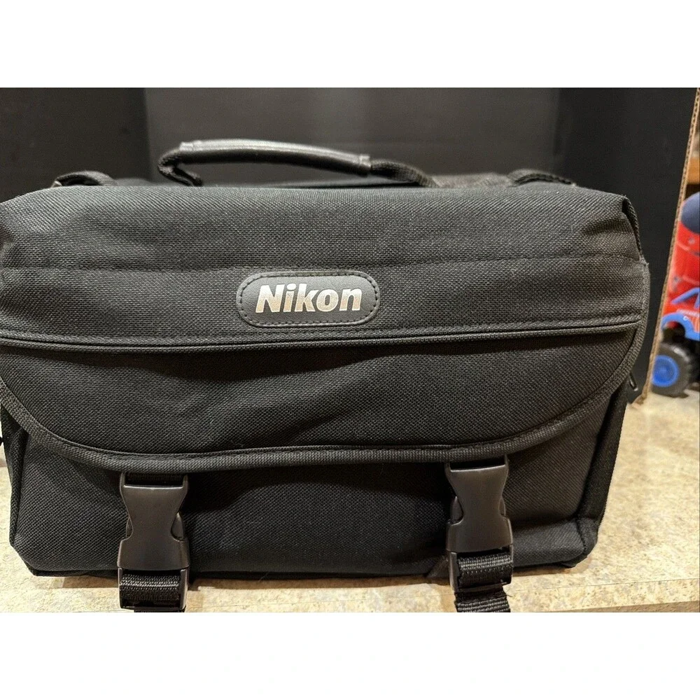 Nikon Camera Bag Case Black Shoulder Strap Padded Interior Organizer 12x8x9
